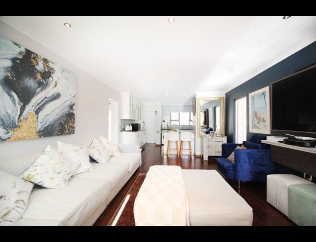 4 BEDROOM HOUSE FOR SALE IN HERSHAM